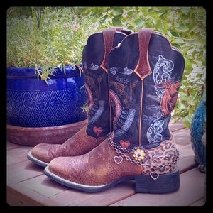 Women's Ariat Showdown boots Size 8.5